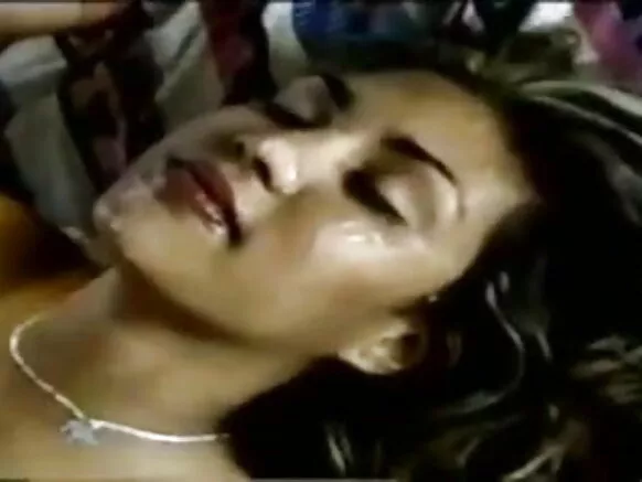 সেক্সি ভাৰতীয় বেশ্যা একটি সেক্সি চিনেমা ভিডিও বেডরুমে fucked হয় - সেক্সি Koo