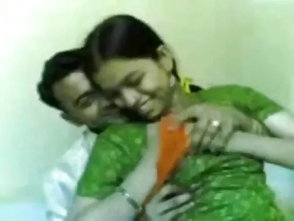 হার্ড টিন tits presed হার্ড সেক্সি হিন্দী
