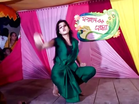 মহিয়া মাহী মোৰ বেষ্ট ফ্ৰেণ্ড (চলচ্চিত্ৰ অভিনেত্ৰী বাংলা দেশী) দেশী