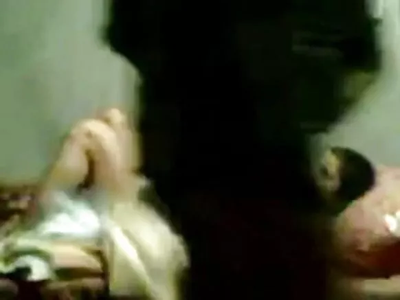 বাংলা দম্পতী প্ৰেমীৰ বাবে সেক্সি নীলা চিনেমা