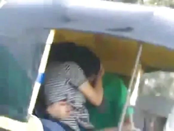 দেশী চুমা ইংগুৰ কি সেক্সি চিনেমা অটো ৰিক্সা