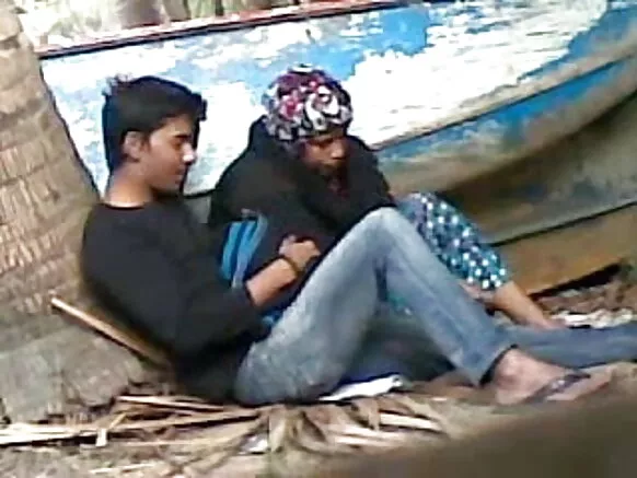 bangladeshi aunty sexy movie তৰুণ প্ৰেমিকৰ সৈতে ইংৰাজী চিনেমা