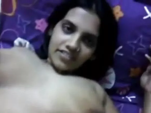 কিছুমান স্বামীয়ে চেক্সি চিনেমা দেখুৱাই চেক্সি পত্নীক ঠাট্টা কৰে।