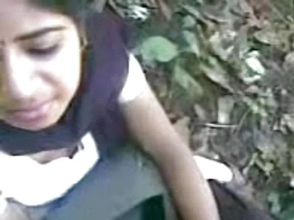 S.Indian Mallu University Girl গিলিলে তাইৰ প্ৰেমিকৰ কাম সেক্সি গাৰ্ল HD BF চিনেমাৰ পিছত BJ