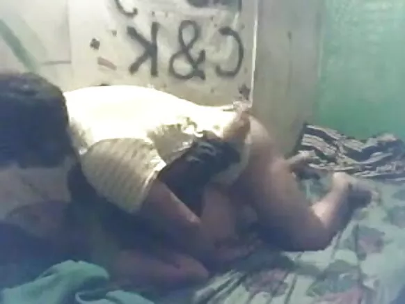 ভাৰতৰ যৌন চিনেমাৰ এজন অনুৰাগী নতুন ভাৰতীয় দম্পতী