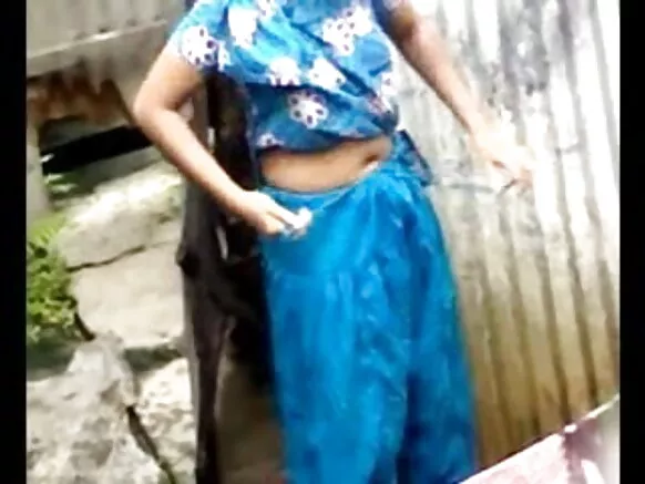 বাংলা দেশী গাঁৱৰ ছোৱালীবোৰে বাথৰুম লৈছে গাঁৱৰ দেশী ঢাকা ভোজপুৰী চহৰৰ সেক্সি চিনেমাৰ ভিডিঅ' (৪)