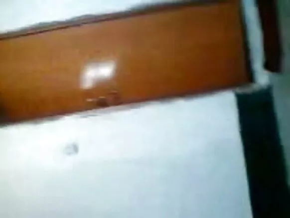 দেশী ভাৰত বিশ্ববিদ্যালয়ৰ দলসমূহ দেশী নীলা আপৰে
