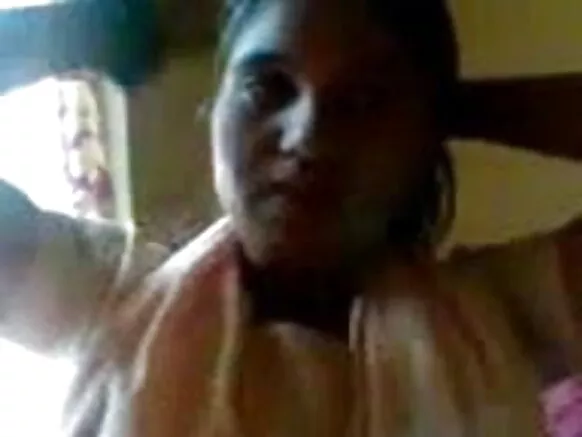 वीडियो সেক্সি ভিডিঅ' কাপোৰ ছোৱালী