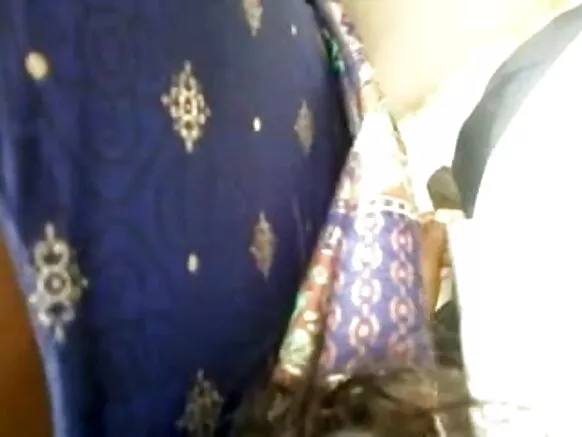 তামিলনাডু হিন্দী সেক্সি চিনেমা hd aunty তামিলনাডুত ৰাজহুৱা ভিৰত হস্তমৈথুন কৰা