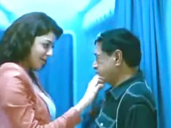 কাজল আগৰৱালৰ সৈতে অদৃশ্য ক্লিপ হট কিছ মানুহ পুৰণি চেক্সি চিনেমা আঁতৰাই দিয়া হৈছে