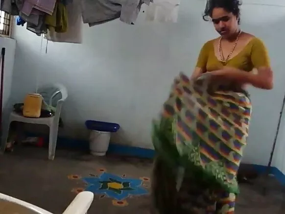 বাথৰুমৰ পিছত শাৰী পিন্ধা দেশী ছোৱালী খেছাৰী লাল যাদৱ চেক্সি চিনেমা