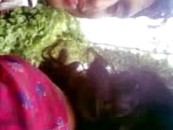 দেশী ছোৱালীৰ স্তন চুপি desi hindi sexy film show filtered